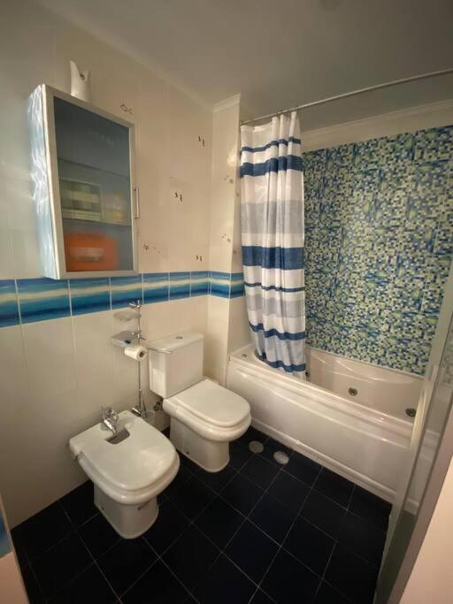 Atlantic Lodge, 1ª Linha De Praia! Кошта-да-Капарика Экстерьер фото